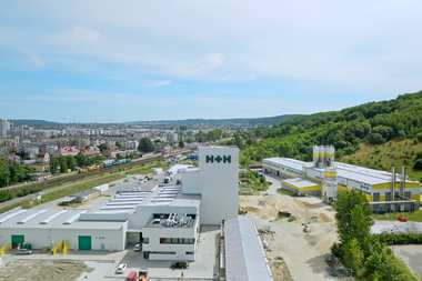 Ruszył nowy zakład H+H produkujący silikaty w Redzie