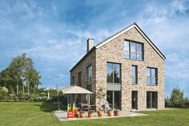 Klinkierowe elewacje domów – rozsądny i modny wybór 