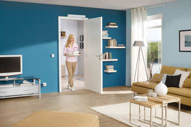 Mieszkanie wolne od barier. Napęd PortaMatic do drzwi wewnętrznych. 