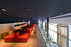 Wybieramy sufit podwieszany: jakie są dostępne krawędzie wykończenia?