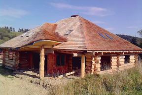 ARCHIPELAG wizytuje –  budowa „Sandry” z bala