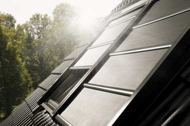 Nowa solarna markiza zaciemniająca VELUX