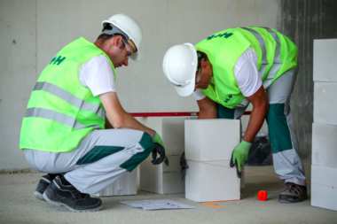 Dlaczego warto budować z bloczków silikatowych H+H?