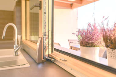 Ciekawe okno do kuchni od FAKRO