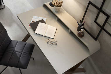 Jak funkcjonalnie zaaranżować pokój do pracy? 