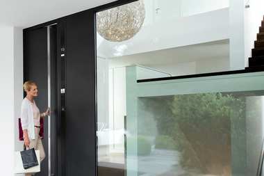 Nowość! Drzwi z wysoką inteligencją – Schüco ADS SimplySmart