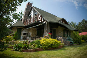 Budowa domu tańsza, niż zakup mieszkania, ale tylko, gdy mamy działkę