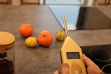 Testy akustyczne w domu energooszczędnym 