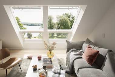Panoramiczny widok z nowym oknem elektrycznym VELUX