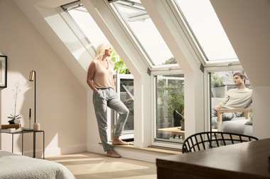 Wyjdź na taras – przez okno dachowe. Innowacyjne rozwiązanie firmy VELUX