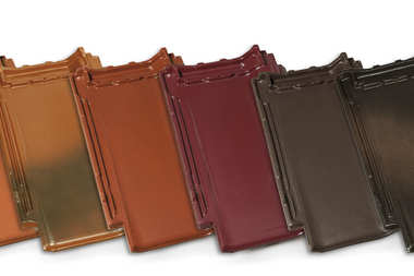 Czy wykończenie powierzchni dachówki ma znaczenie?