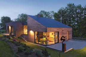 Dom wkomponowany w naturę