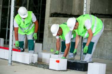 Na mur beton – słupy i filary murowane i wylewane w szalunku traconym z H+H