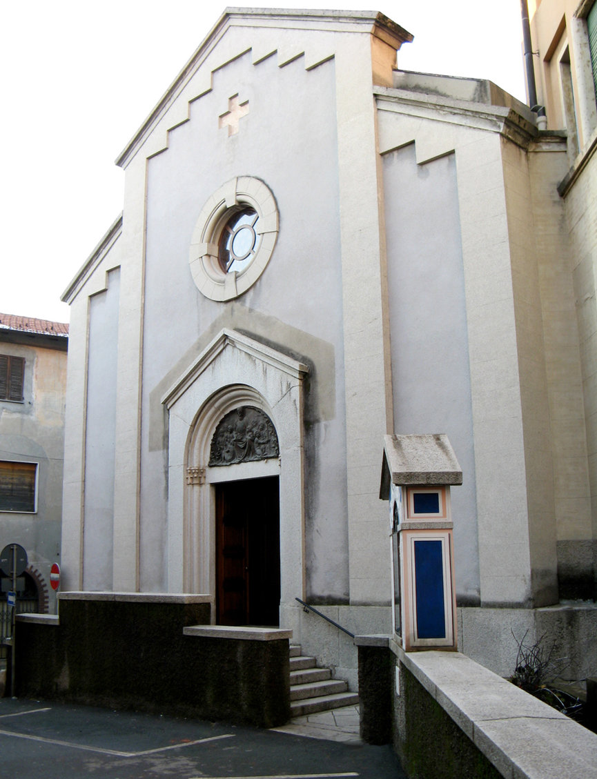 System sufitowy do ogrzewania i chłodzenia b!klimax z płyty gipsowej zastosowany w wyremontowanym kościele w Gozzano (Nowara, Włochy) Powierzchnia: 150 m²