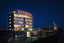 Również nocą Weser Loft prezentuje się pięknie fot. Röben
