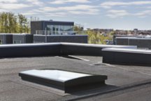 Okno wyłazowe ze sferycznym modułem szklanym