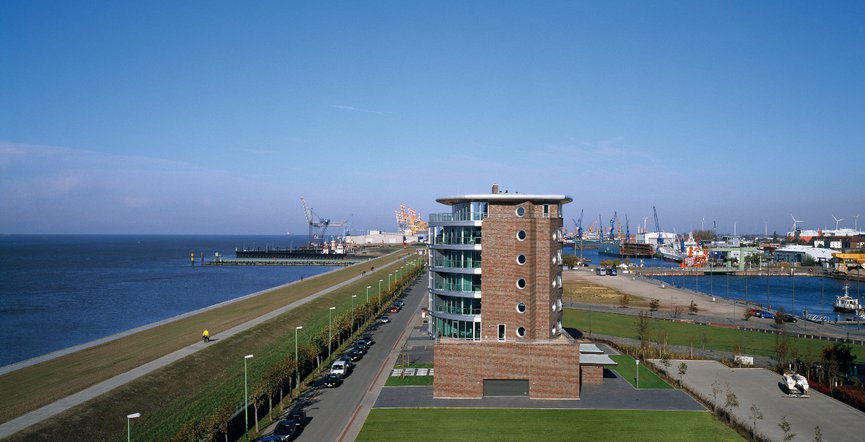 Mieszkańcy loftów mają spektakularne widoki - na port i na morze fot. Röben